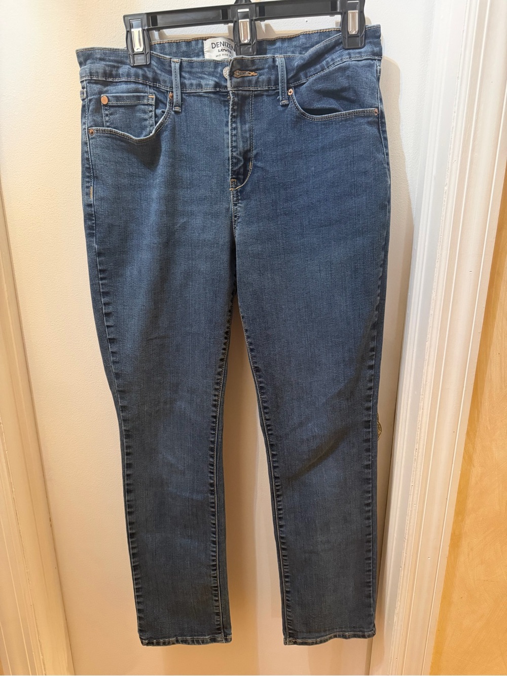 Levi's Denizen Women's Skinny Jeans in Medium Blue Denim